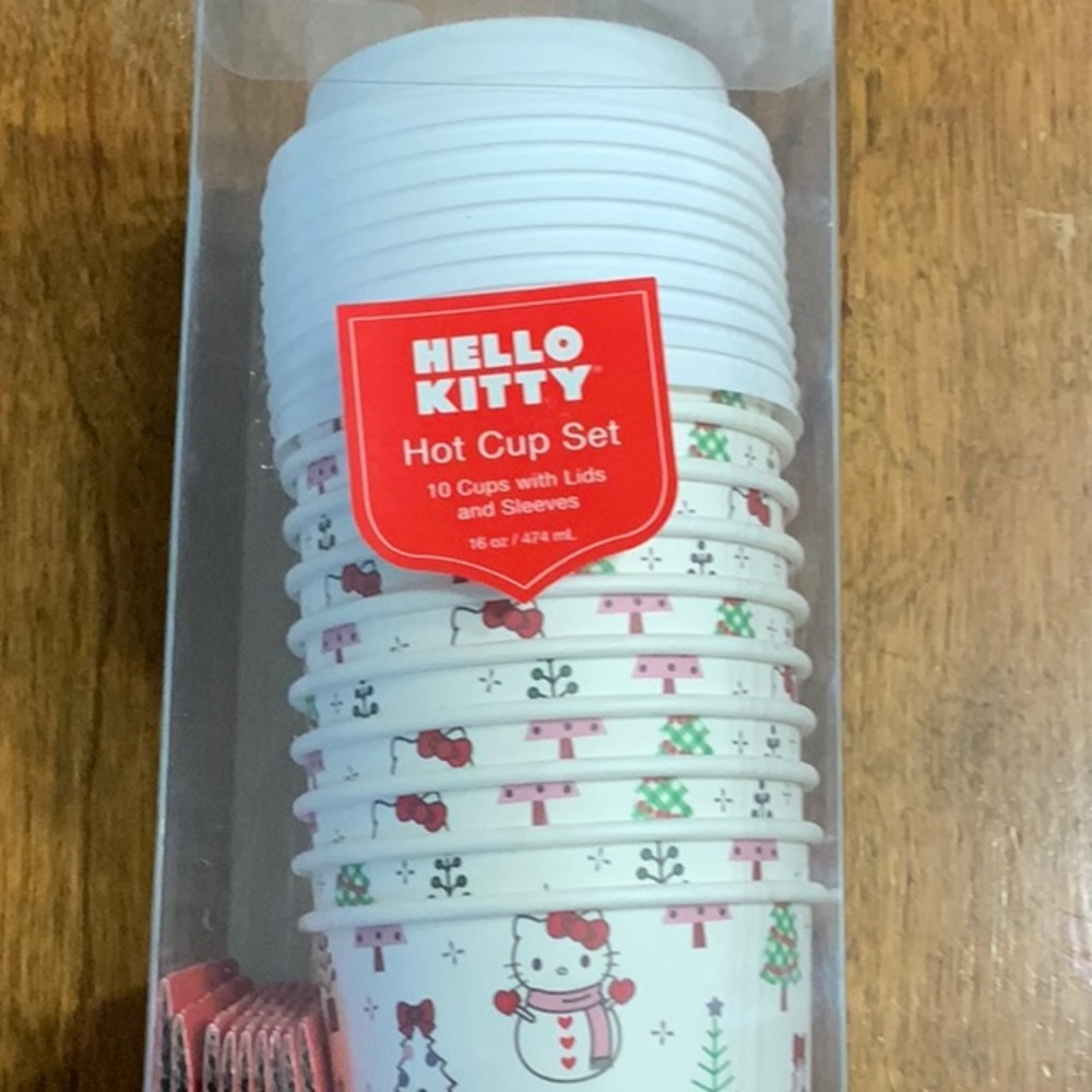 NEW HELLO KITTY Set of 10 Travel 16oz Disposable Paper Coffee Cups W/ Lids